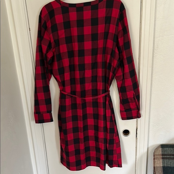 Place Red and Black Cuffed Long Sleeve Shirt Dress - Picture 5 of 5